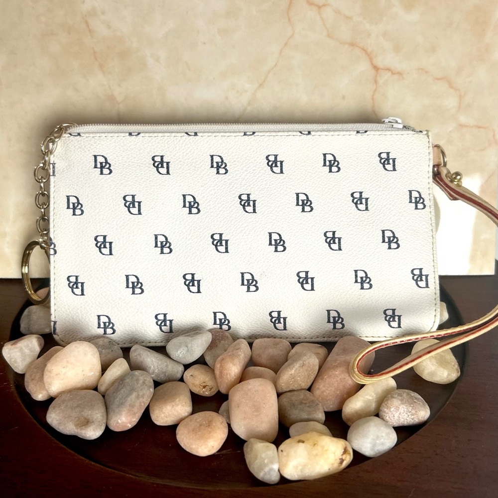 Dooney & Bourke White Logo Wristlet